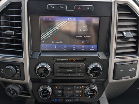 Used 2019 Ford F150 Lariat w/ Equipment Group 502A Luxury AWD/4WD image 23