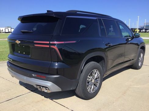 Used 2026 Chevrolet Traverse LT AWD/4WD image 6