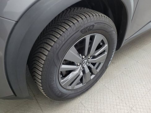 Used 2022 Nissan Pathfinder SV AWD/4WD image 31