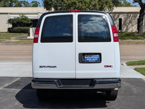 Used 2024 GMC Savana 2500 w/ Driver Convenience Package image 6