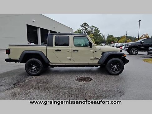 Used 2020 Jeep Gladiator Sport w/ Quick Order Package 24S image 31
