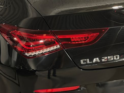 Used 2023 Mercedes-Benz CLA 250 4MATIC image 25