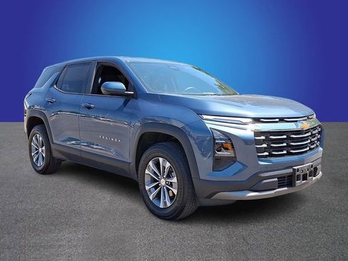 Used 2025 Chevrolet Equinox LT FWD image 3