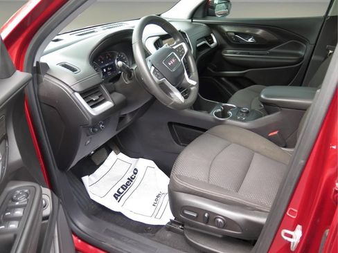 Used 2023 GMC Terrain SLE w/ Driver Convenience Package FWD image 9