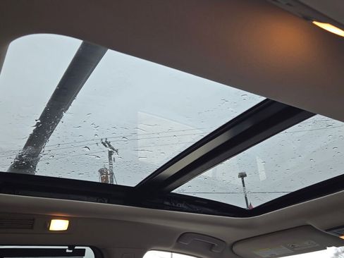 Used 2023 Nissan Pathfinder Platinum image 7