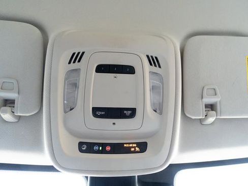 Used 2021 Buick Envision Avenir w/ Technology Package II image 22