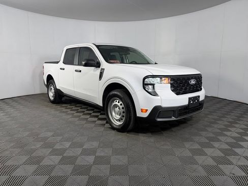 Used 2025 Ford Maverick XLT w/ Equipment Group 302A AWD/4WD image 5