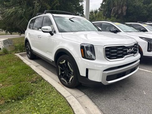 Certified 2025 Kia Telluride S FWD image 2
