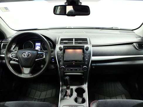 Used 2016 Toyota Camry XSE image 13
