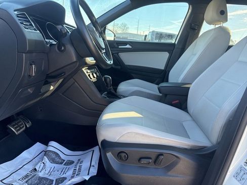 Used 2021 Volkswagen Tiguan SE R-Line image 15