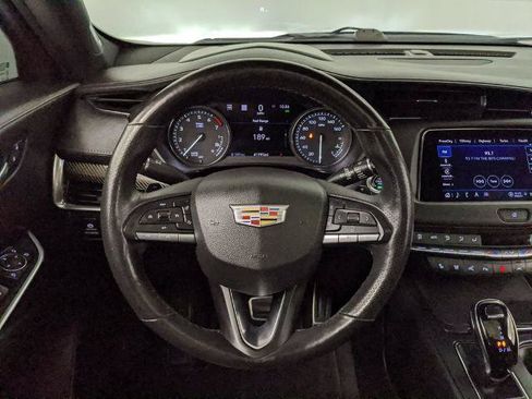 Used 2022 Cadillac XT4 Sport w/ Comfort Package AWD/4WD image 11