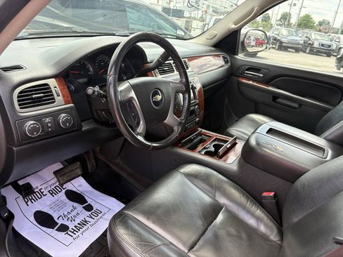Used 2010 Chevrolet Suburban LTZ AWD/4WD image 27
