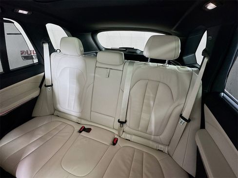 Used 2020 BMW X5 xDrive40i w/ Premium Package image 25