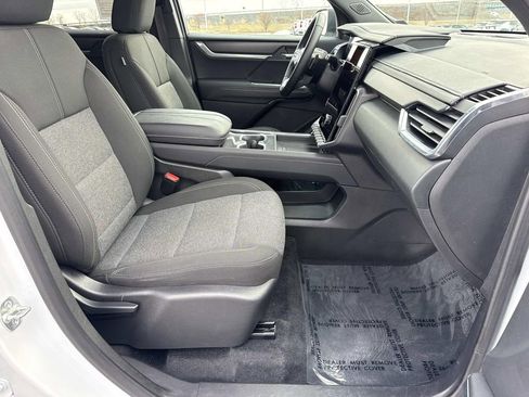 Used 2025 GMC Acadia Elevation AWD/4WD image 19