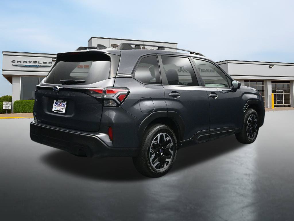 Used 2025 Subaru Forester Premium AWD/4WD image 5