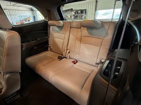 Used 2018 Honda Pilot Touring image 27