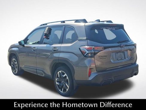 Used 2025 Subaru Forester Limited AWD/4WD image 4