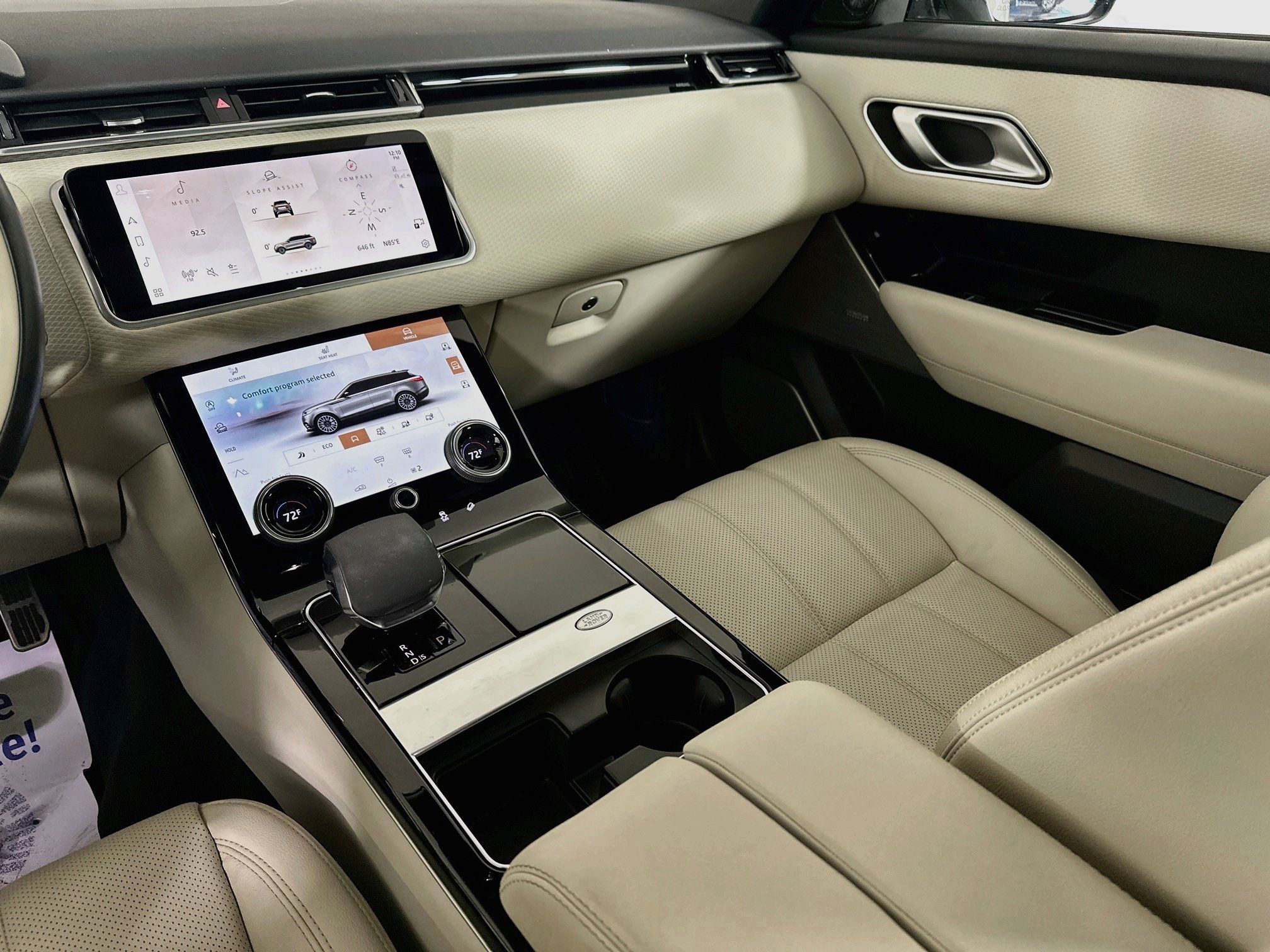 Used 2022 Land Rover Range Rover Velar R-Dynamic S AWD/4WD image 24