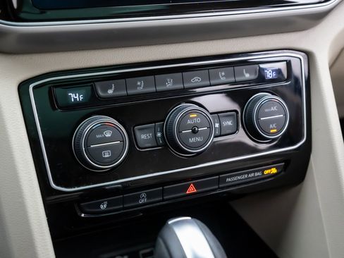 Used 2019 Volkswagen Atlas SEL Premium image 25