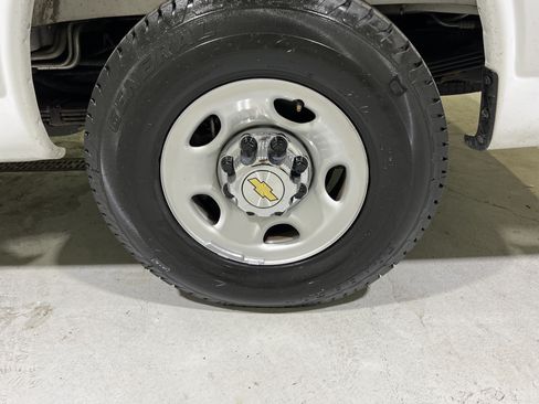 Used 2025 Chevrolet Express 3500 LT w/ LT Preferred Equipment Group RWD image 13