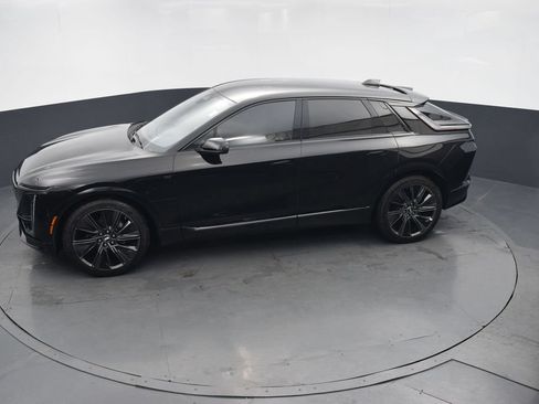 Certified 2024 Cadillac Lyriq Luxury AWD/4WD image 41