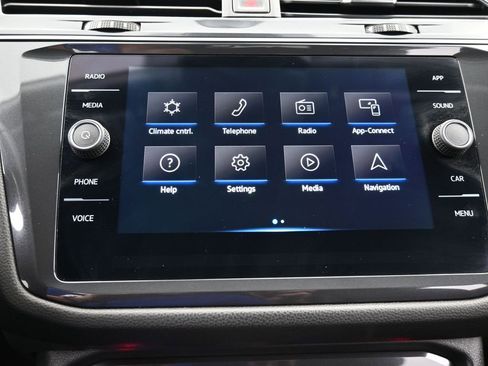 Used 2023 Volkswagen Tiguan SE image 21