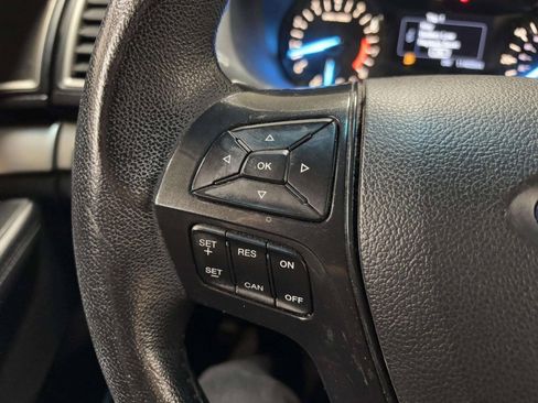 Used 2017 Ford Explorer XLT FWD image 37