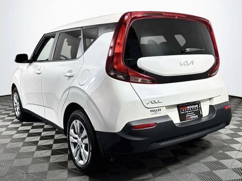 Used 2022 Kia Soul LX FWD image 5