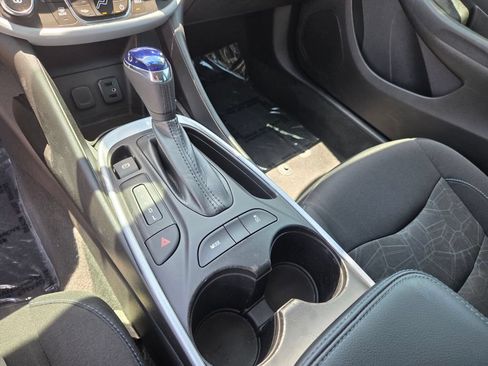 Used 2017 Chevrolet Volt LT FWD image 25