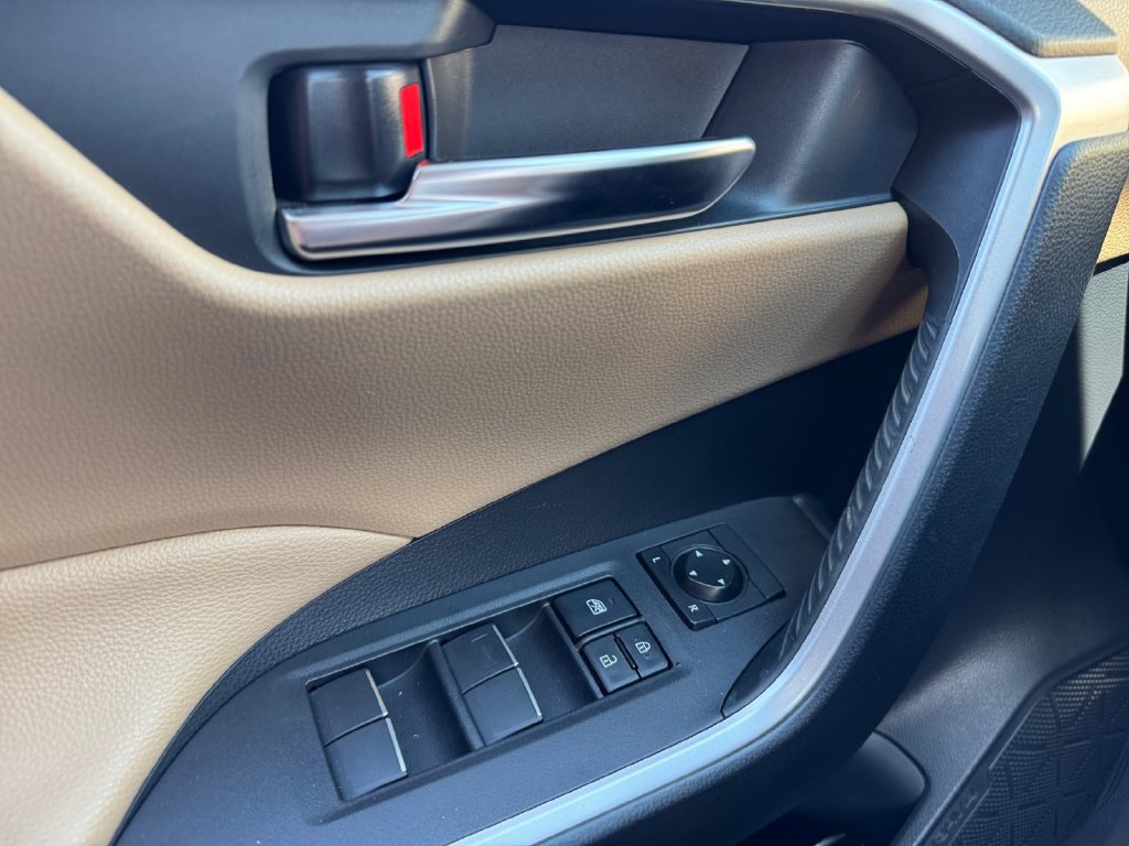 Certified 2019 Toyota RAV4 XLE Premium FWD image 11