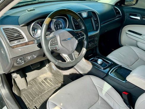 Used 2015 Chrysler 300 C image 38