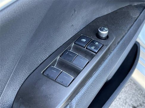 Used 2021 Toyota Camry XLE image 25