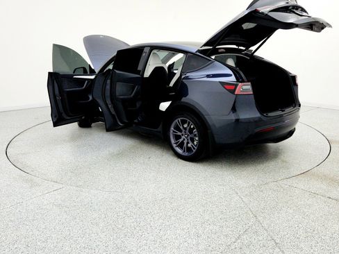 Used 2024 Tesla Model Y Long Range image 14