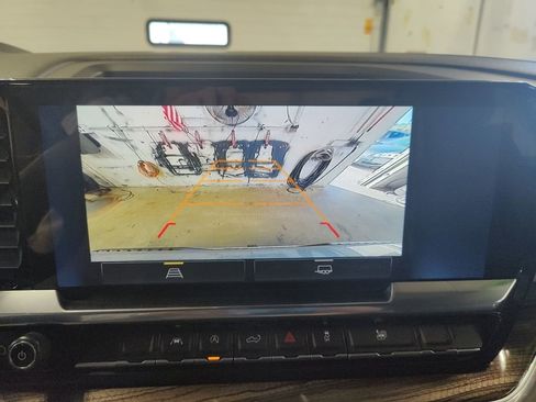 Used 2023 Chevrolet Silverado 1500 LT image 22