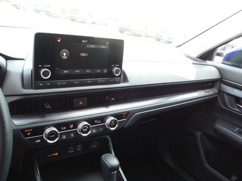 Used 2024 Honda CR-V EX image 18