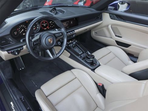 Certified 2022 Porsche 911 Targa 4 GTS image 4