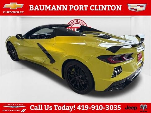 Used 2023 Chevrolet Corvette Stingray Premium Conv w/ Z51 Performance Package RWD image 4