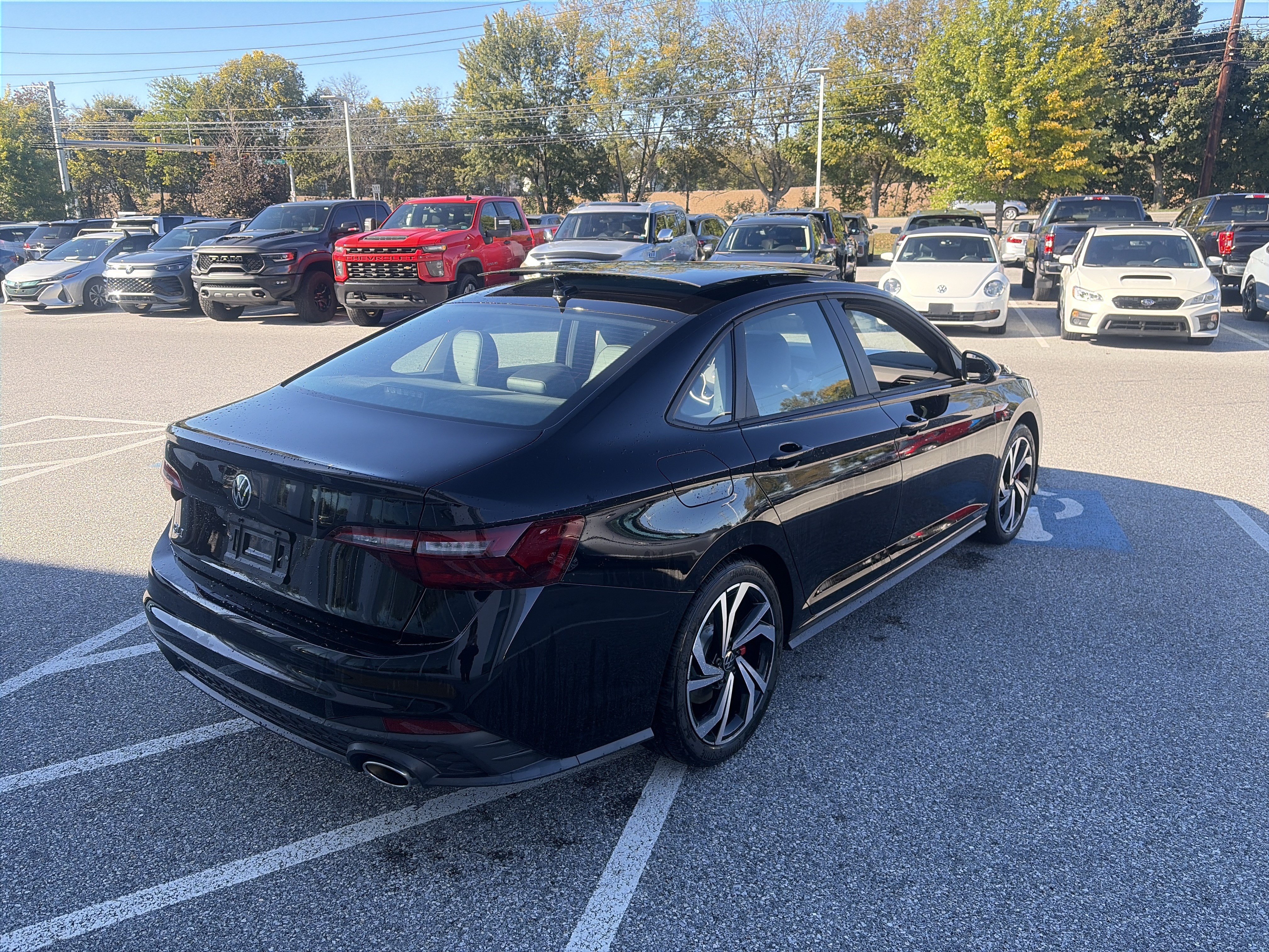 Used 2022 Volkswagen Jetta GLI Autobahn FWD image 4