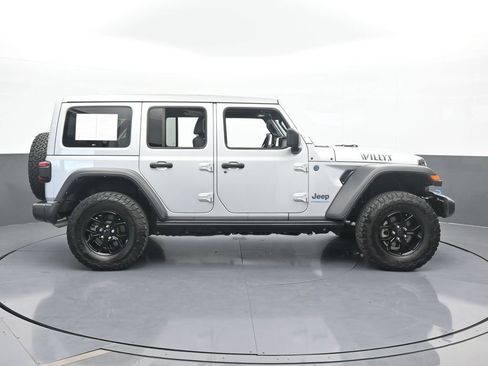 Used 2024 Jeep Wrangler Unlimited image 7