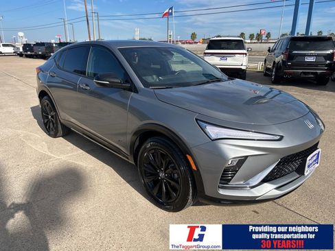 Used 2025 Buick Envista Sport Touring image 9