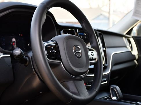 Certified 2025 Volvo XC60 B5 Plus image 11