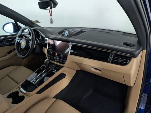 New 2026 Porsche Macan AWD/4WD image 17