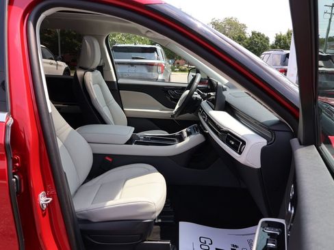 New 2026 Lincoln Aviator AWD image 27