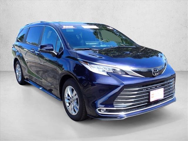 Certified 2026 Toyota Sienna Limited AWD/4WD image 6
