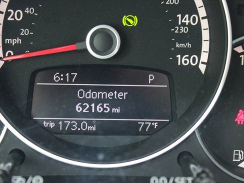 Used 2014 Volkswagen Beetle 2.5 image 16