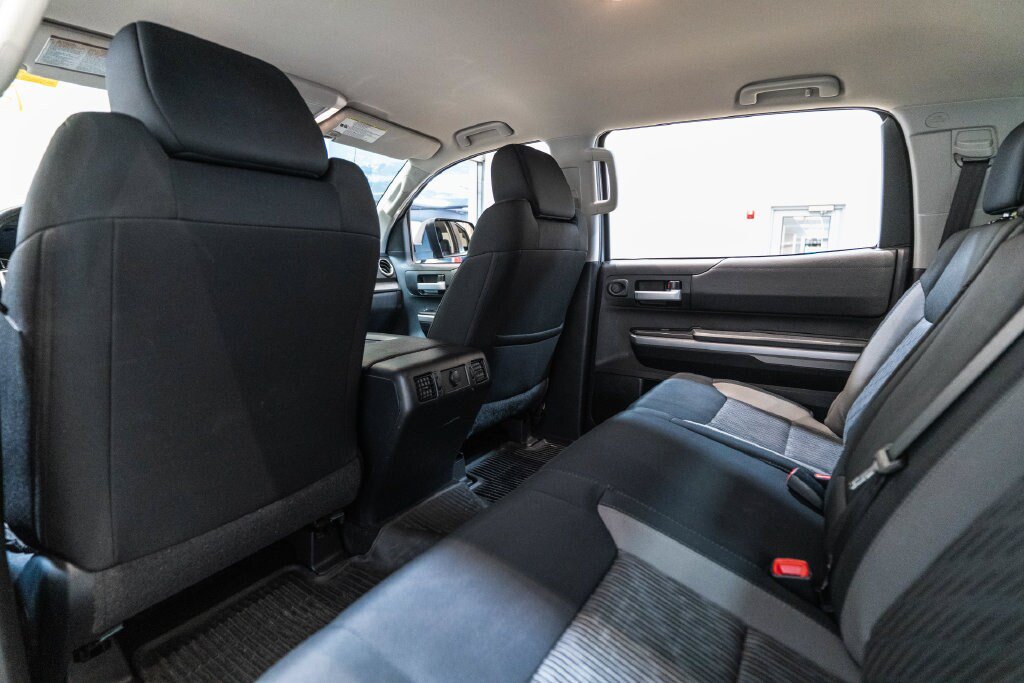 Used 2017 Toyota Tundra SR5 w/ TRD Off Road Package AWD/4WD image 15
