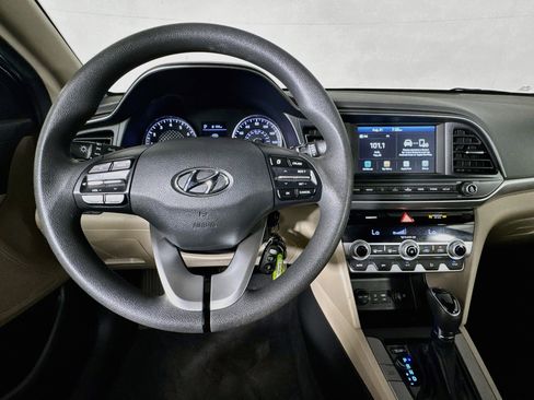 Used 2020 Hyundai Elantra SEL w/ Convenience Package (C2) FWD image 10