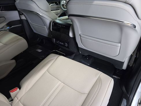 New 2026 Jeep Grand Wagoneer Summit image 12