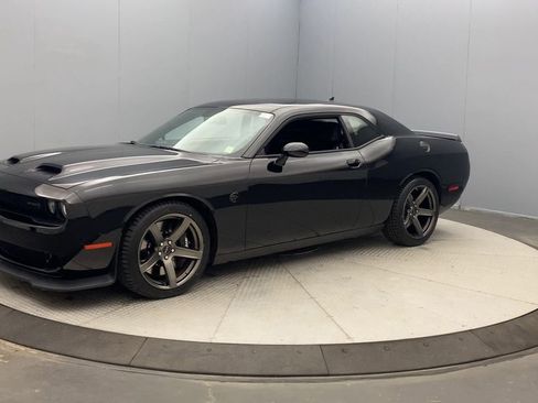 Used 2022 Dodge Challenger SRT Hellcat w/ Plus Package RWD image 9
