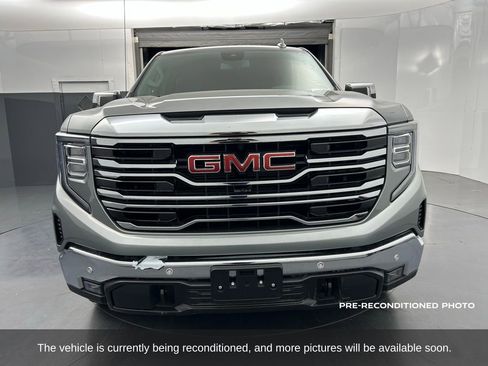Used 2025 GMC Sierra 1500 SLT w/ SLT Convenience Package image 9
